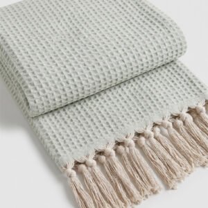 PLAIN WAFFLE THROW